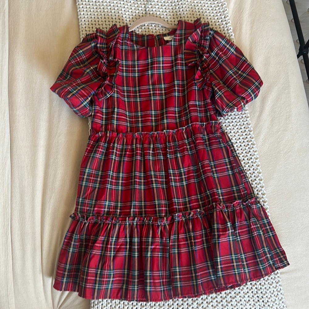 Never worn! NWT! Entro holiday printed poof sleeve dress size small in red.